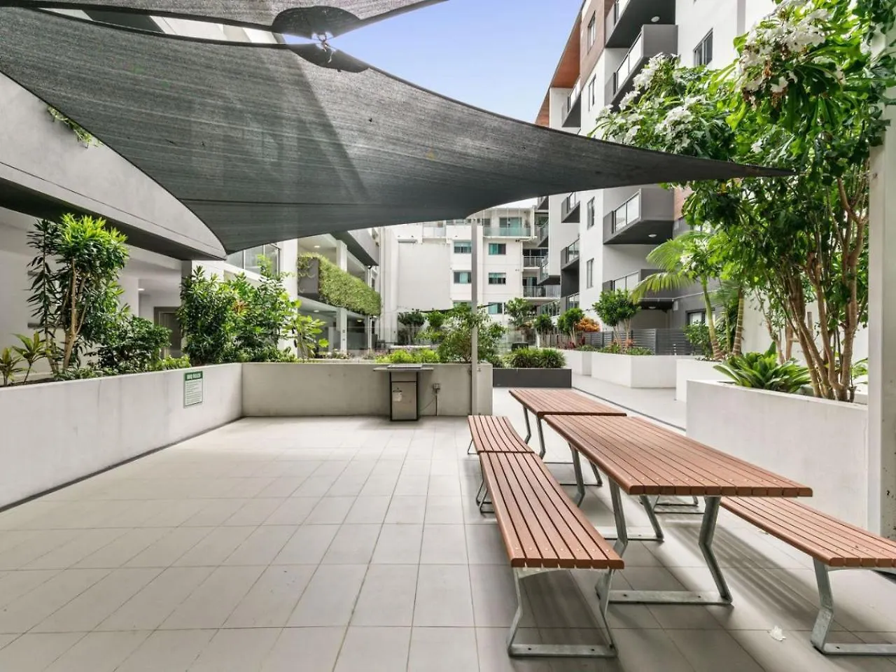 Chic Modern Retreat 1Br Apt W Pool Kelvin Grove ブリスベン 0*,  オーストラリア